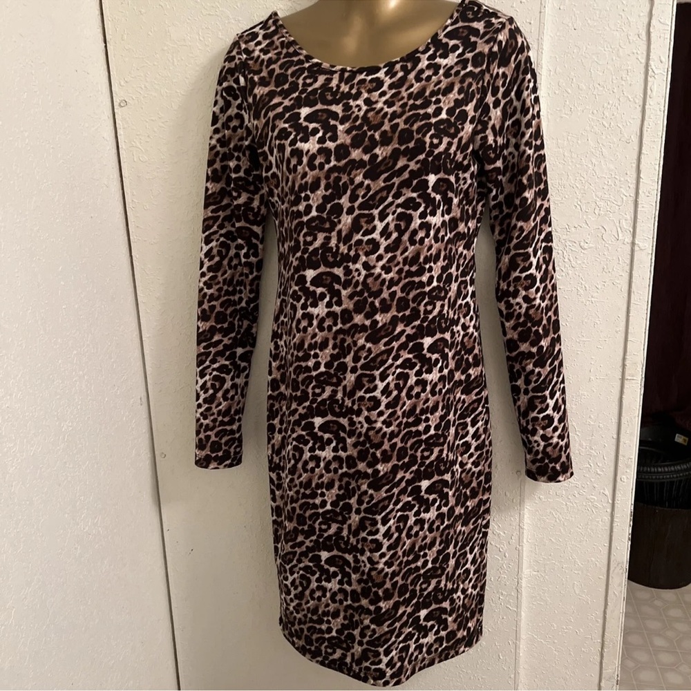 Xhilaration Women’s Sz medium  Animal Print Stretch Long Sleeve Pencil Dress